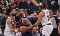 开云下载-快船主控受伤，队伍面临挑战的简单介绍