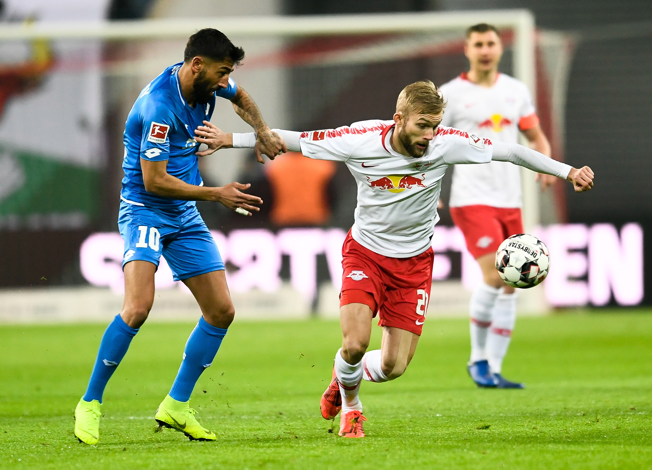 霍芬海姆在德国足球联赛中积极备战的简单介绍