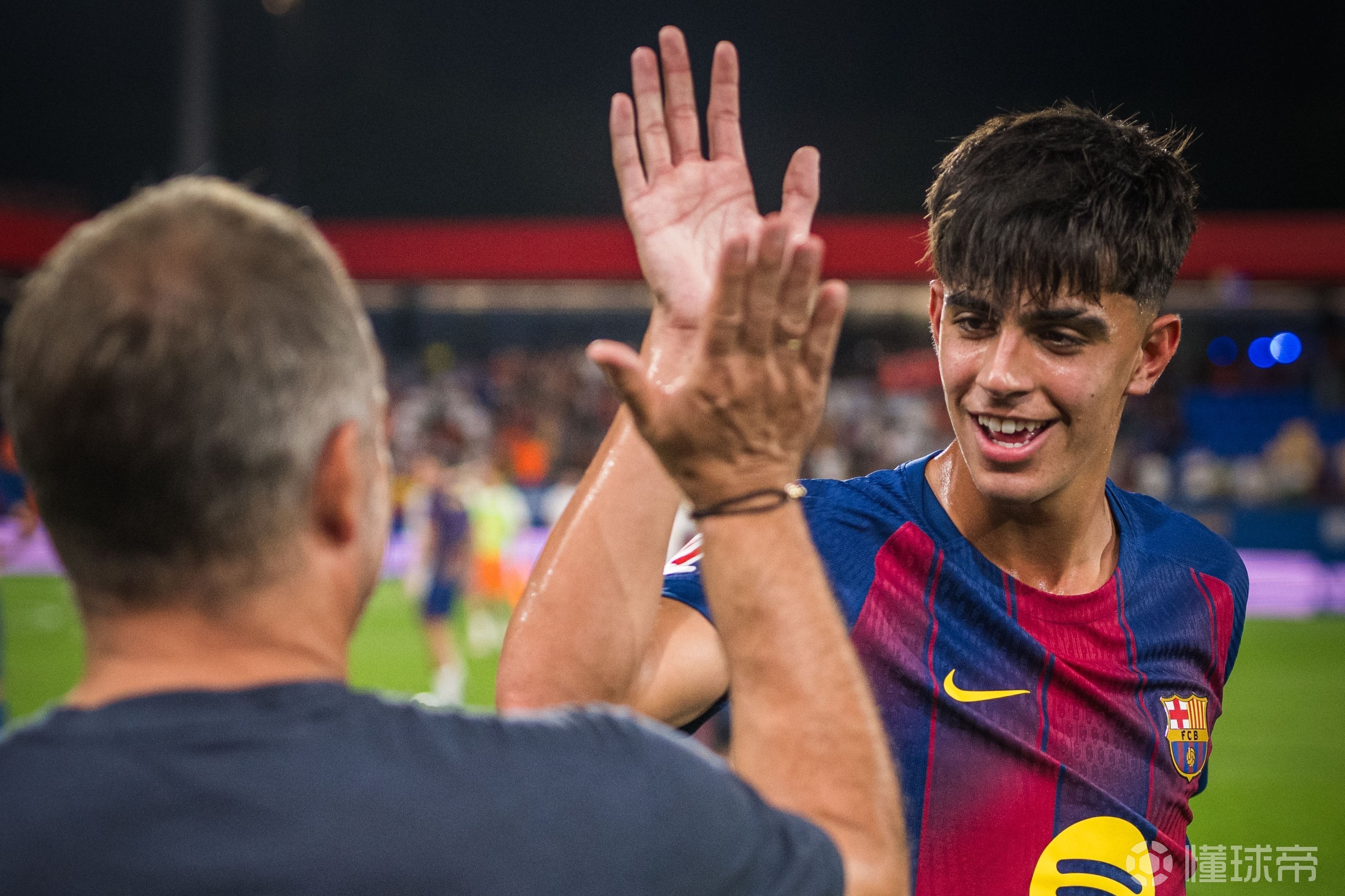 包含巴萨球星在国家队赛场上频传助攻，备受赞誉的词条