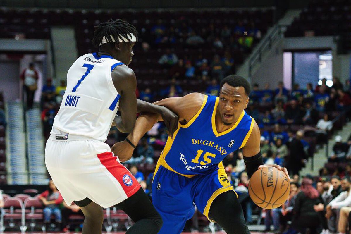 关于加拿大多伦多暴龙队遭遇失利的信息