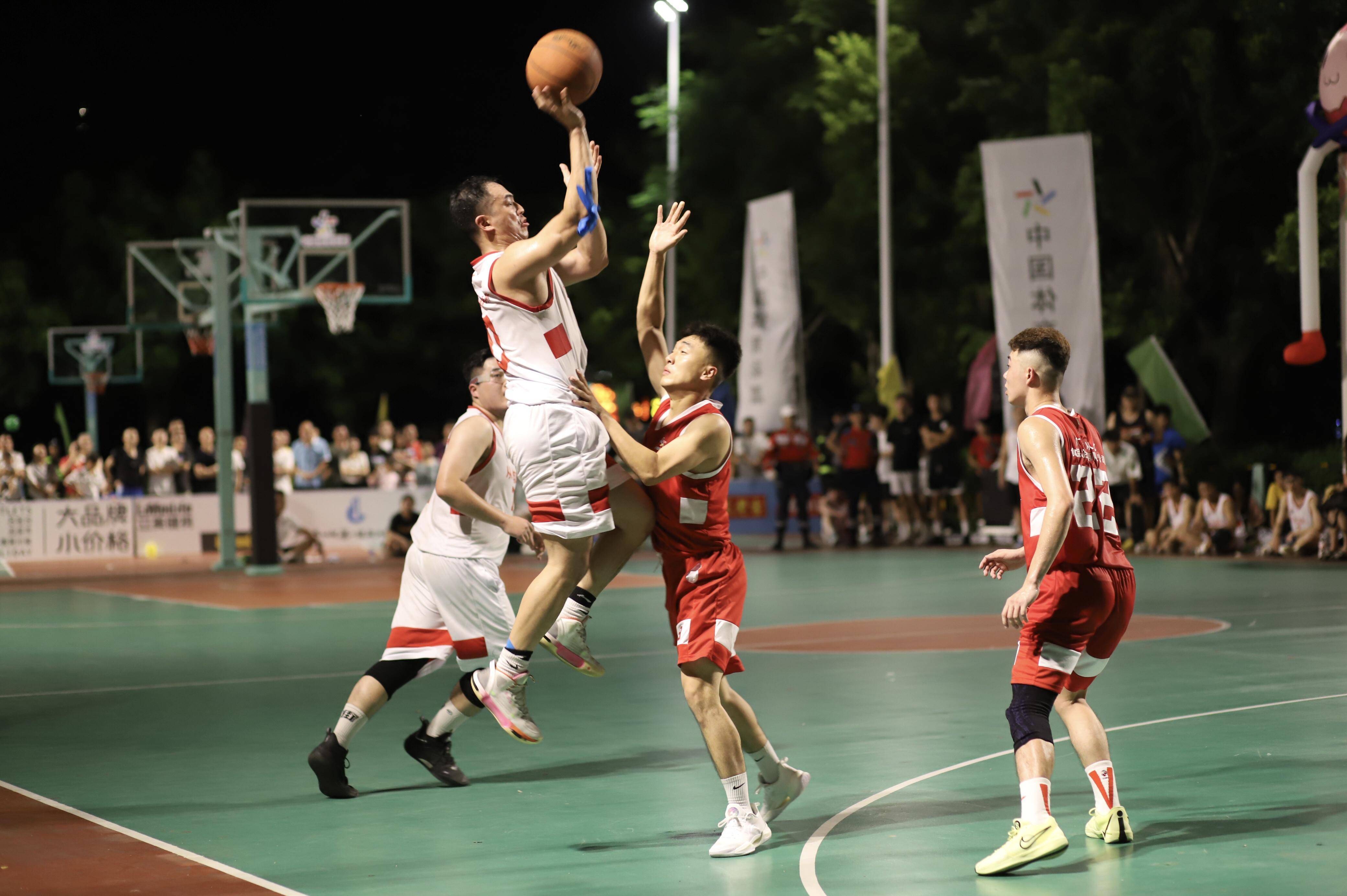 比赛战火延续，球场氛围燃烧的简单介绍