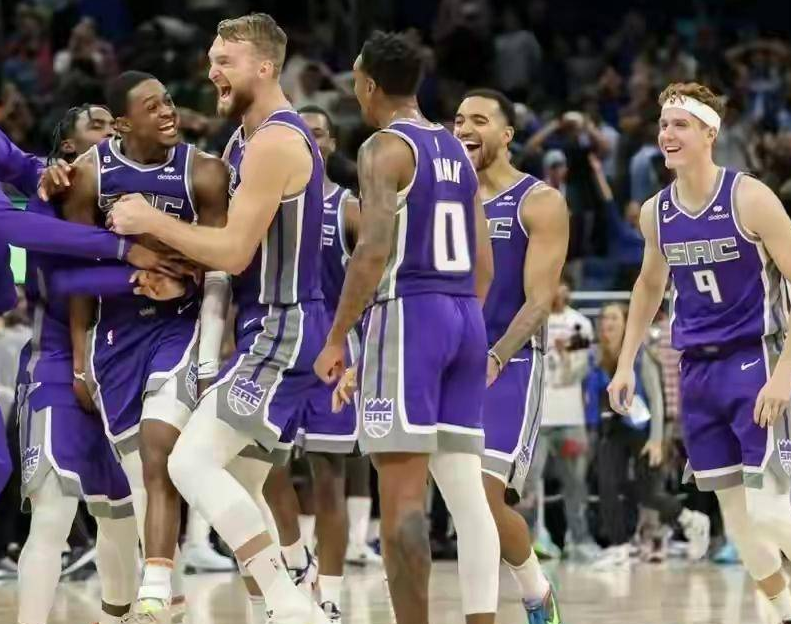 阿根廷男篮横扫猛龙，福克斯制霸全场