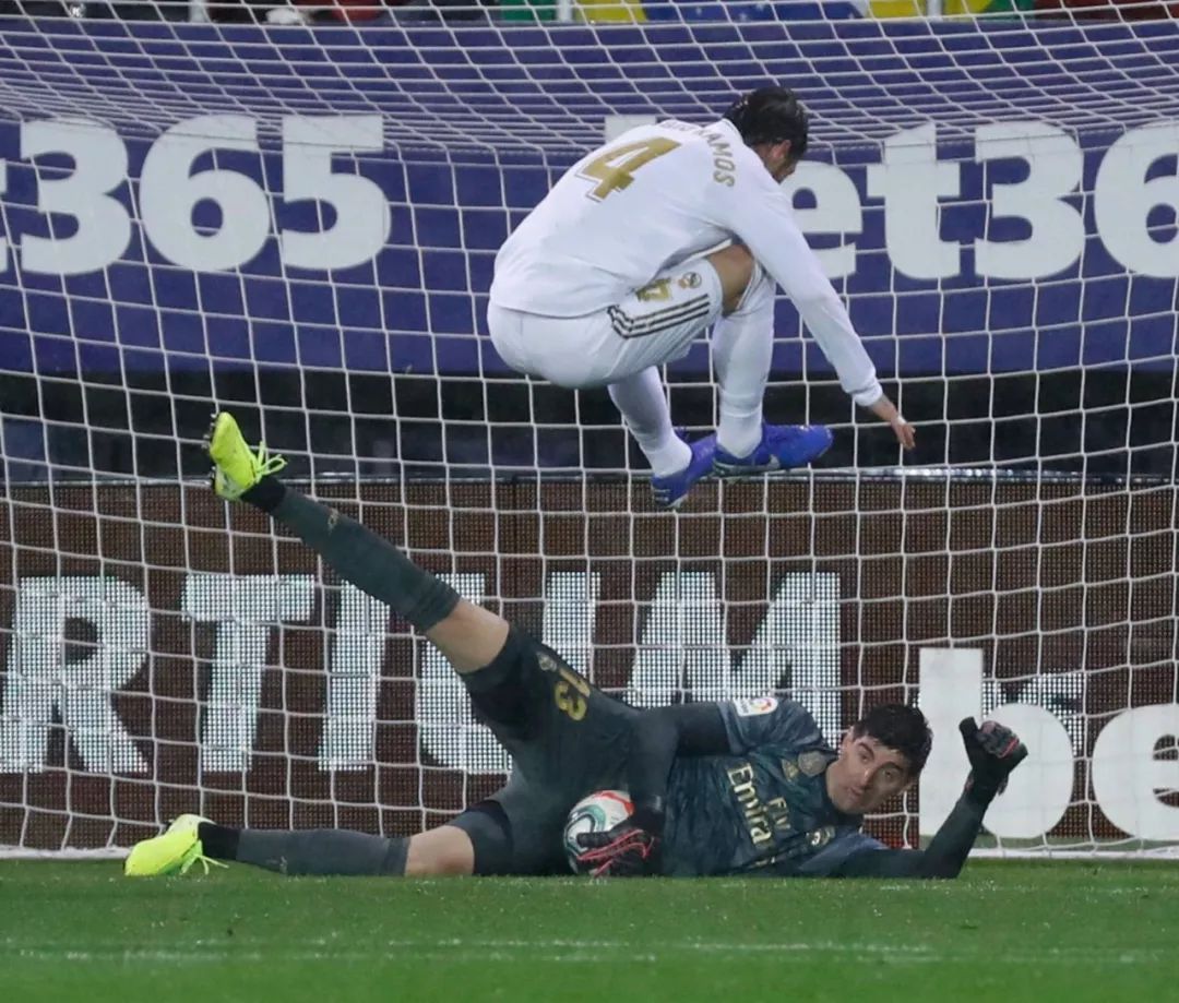 包含埃瓦尔客场大胜,提升战绩!的词条 包含埃瓦尔客场大胜,提升战绩!的词条