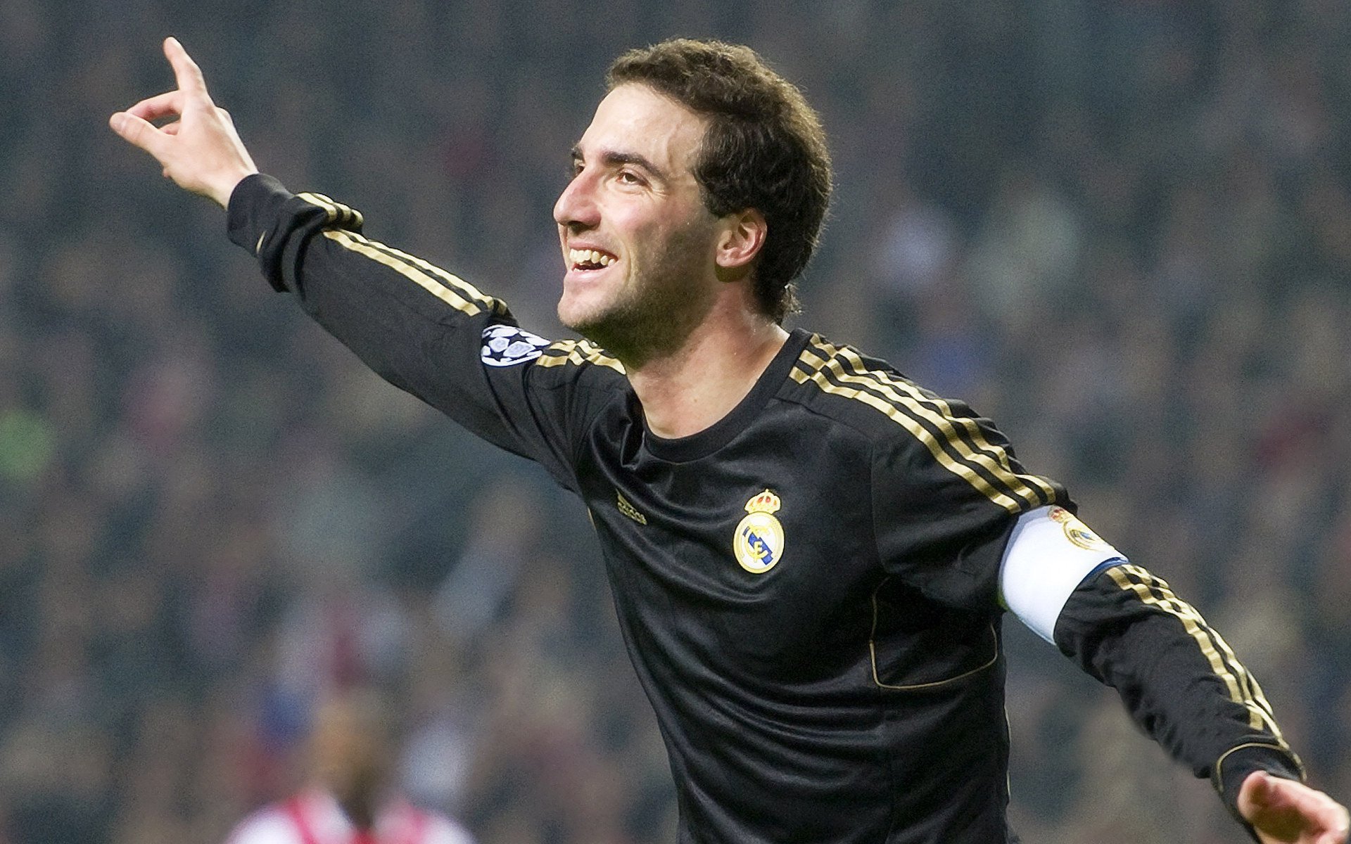 温网荣耀与团队担当，纳达尔如何以一人之力扛起拉沃尔杯的尊严