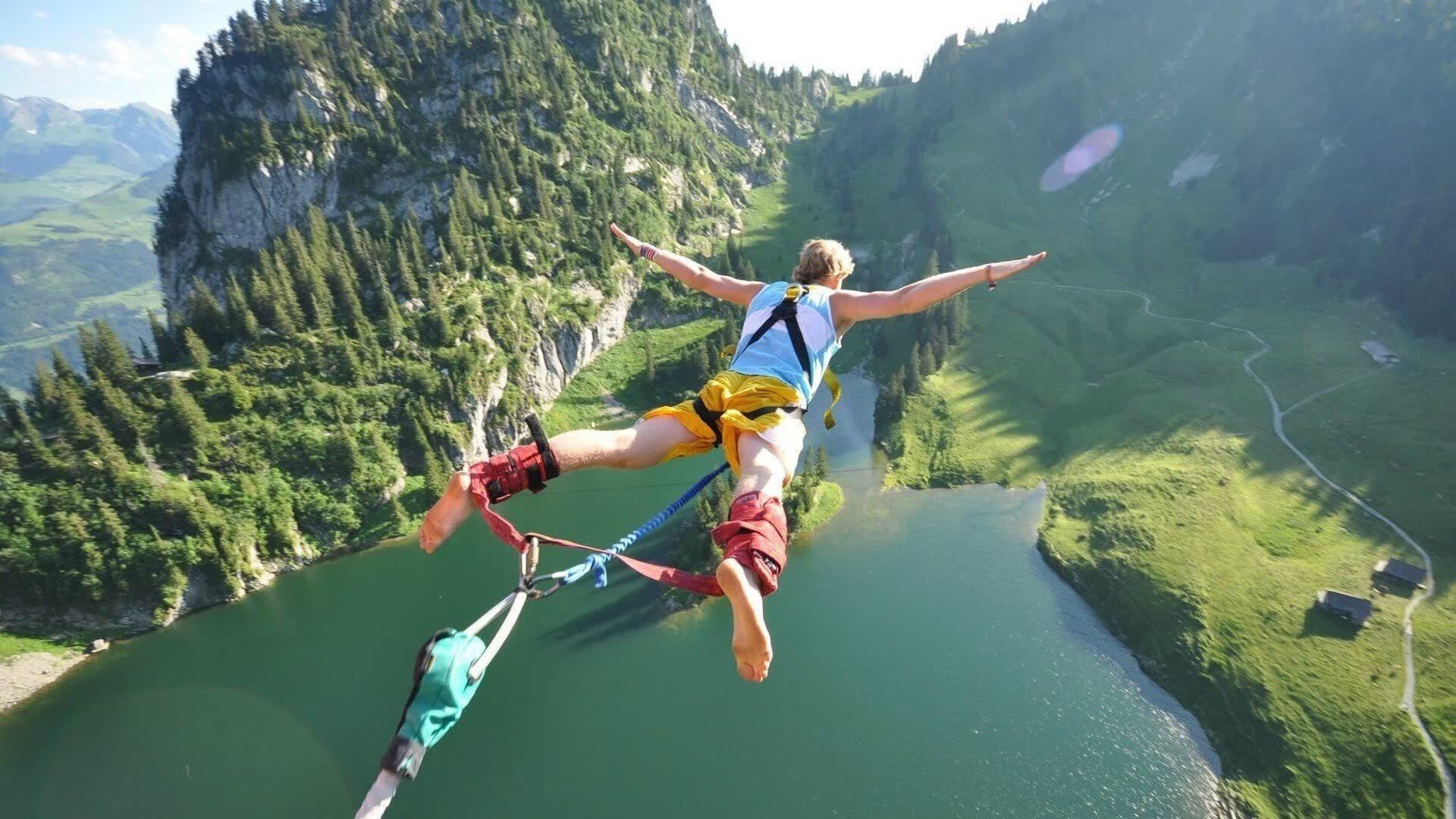 蓝桥崩塌夜,罗马群狼狂啸斯坦福桥,欧冠半决赛唯此一战封神